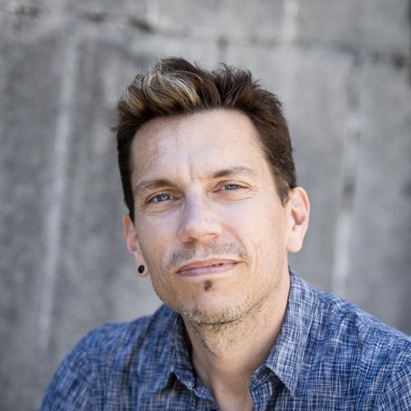 Headshot of Peter Dickinson