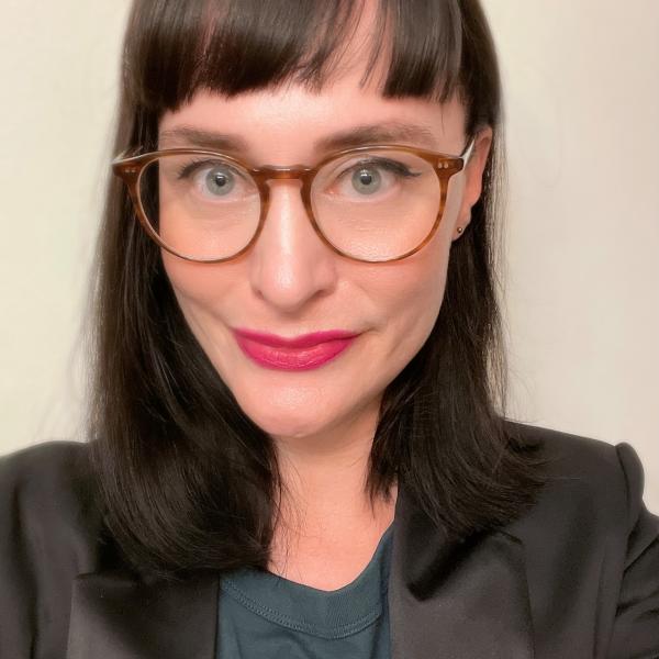 Julia Polyck-O'Neil, headshot